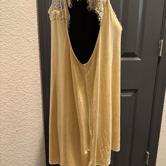 POL Yellow Lace Trim Tank Top - Picture 3 of 5
